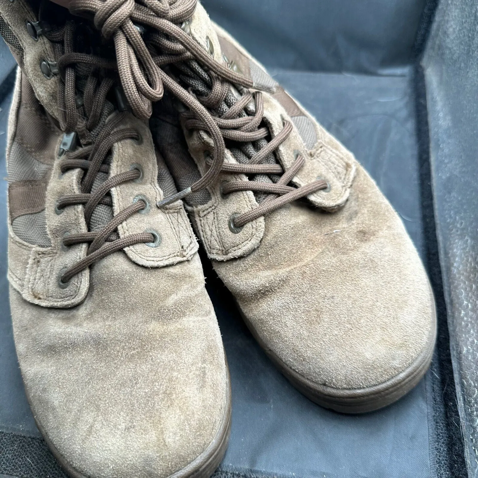 British Army Brown Leather MAGNUM High Top Combat Boots - Size EU 41 - UK 7M