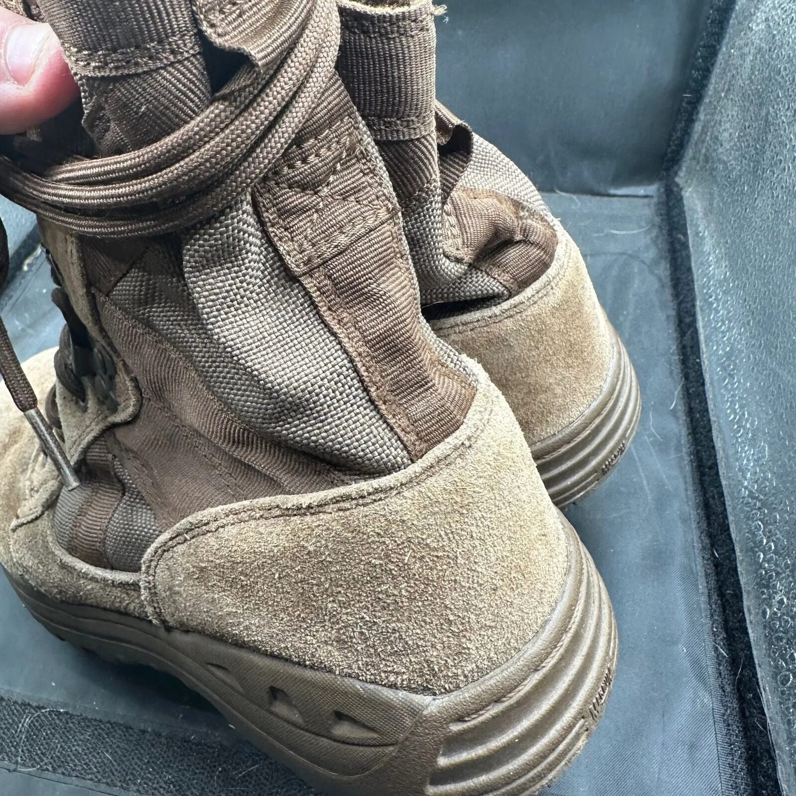 British Army Brown Leather MAGNUM High Top Combat Boots - Size EU 41 - UK 7M