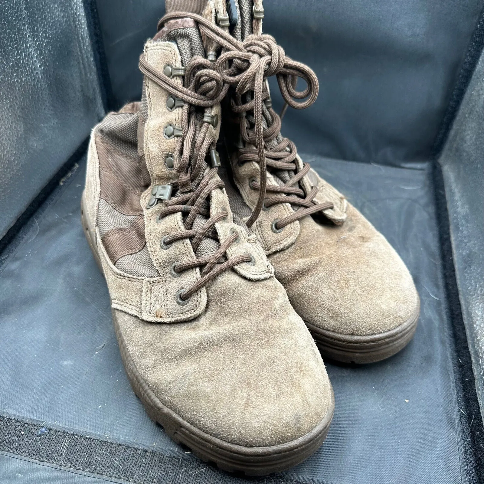 British Army Brown Leather MAGNUM High Top Combat Boots - Size EU 41 - UK 7M