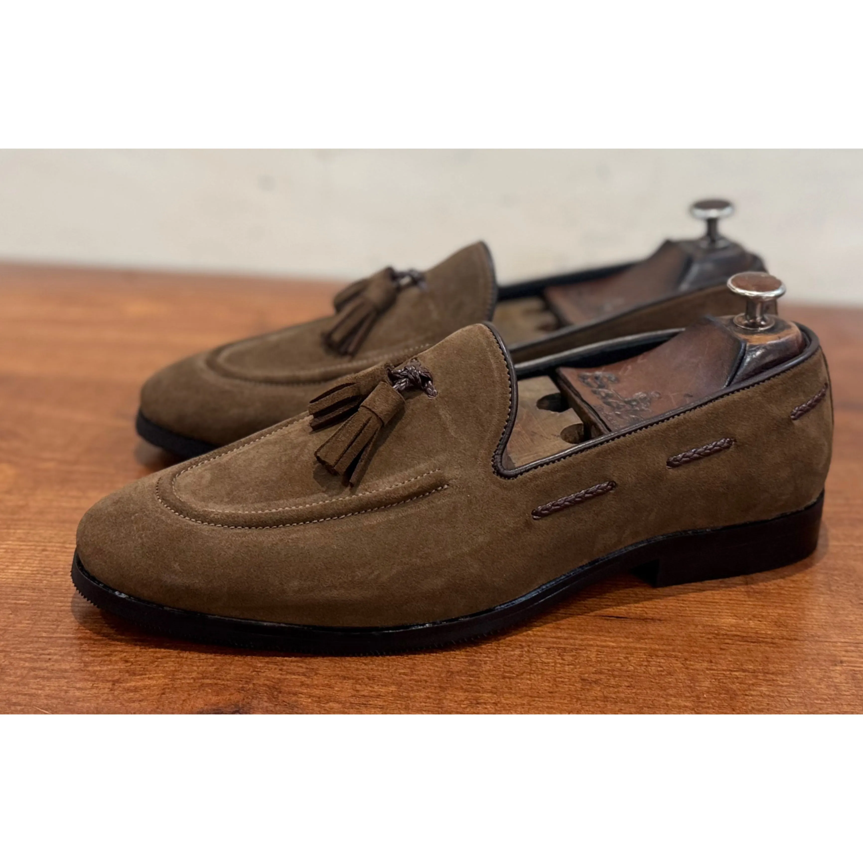 Suede Loafers With Tassels Brn