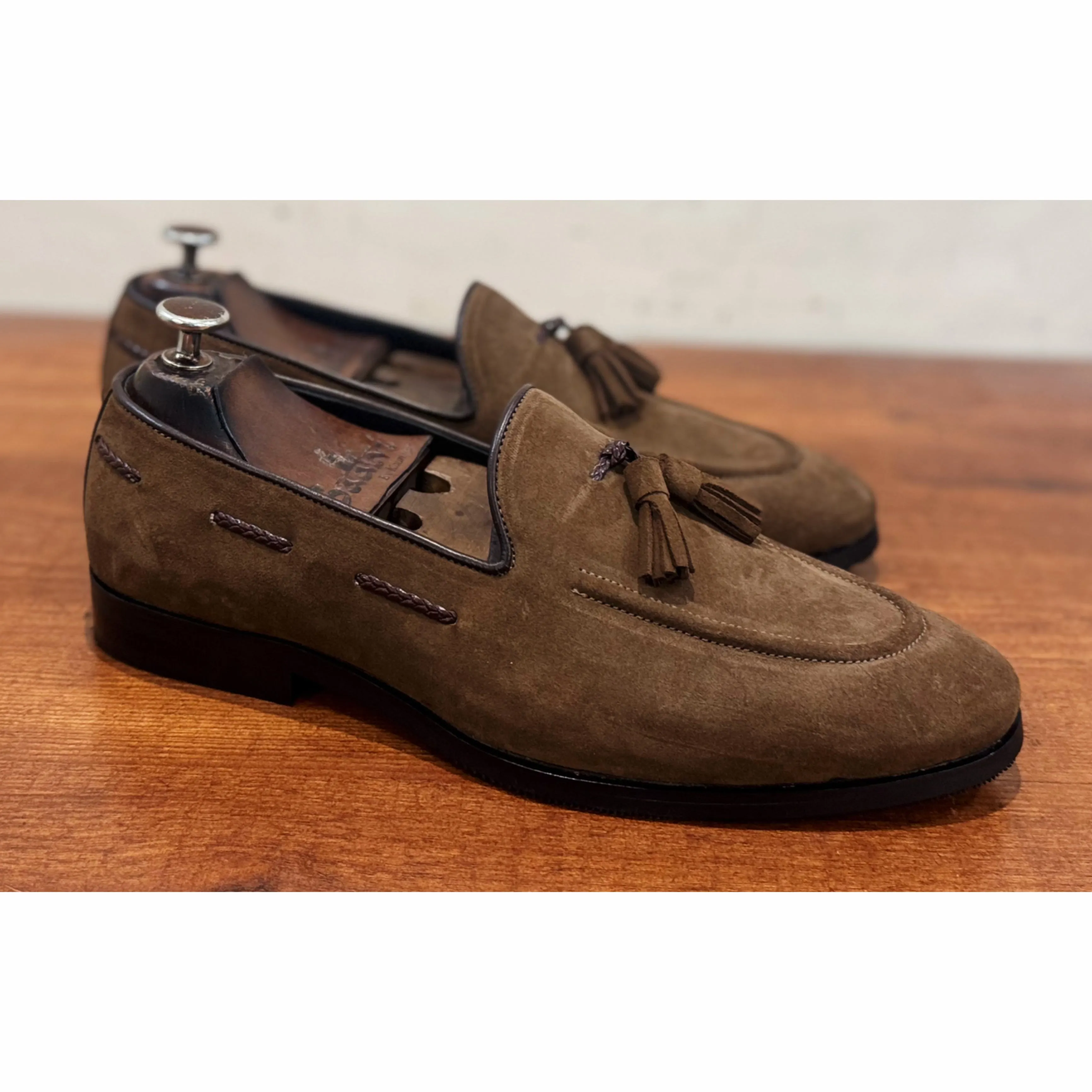 Suede Loafers With Tassels Brn