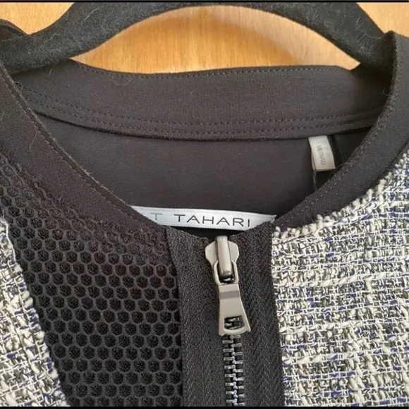 T Tahari Black White Cotton Tweed Patchwork Cropped Collarless Jacket Medium